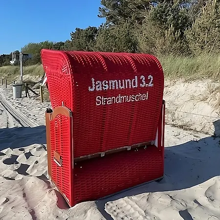Prora - Mit Strandkorb Am - Strandmuschel Binz